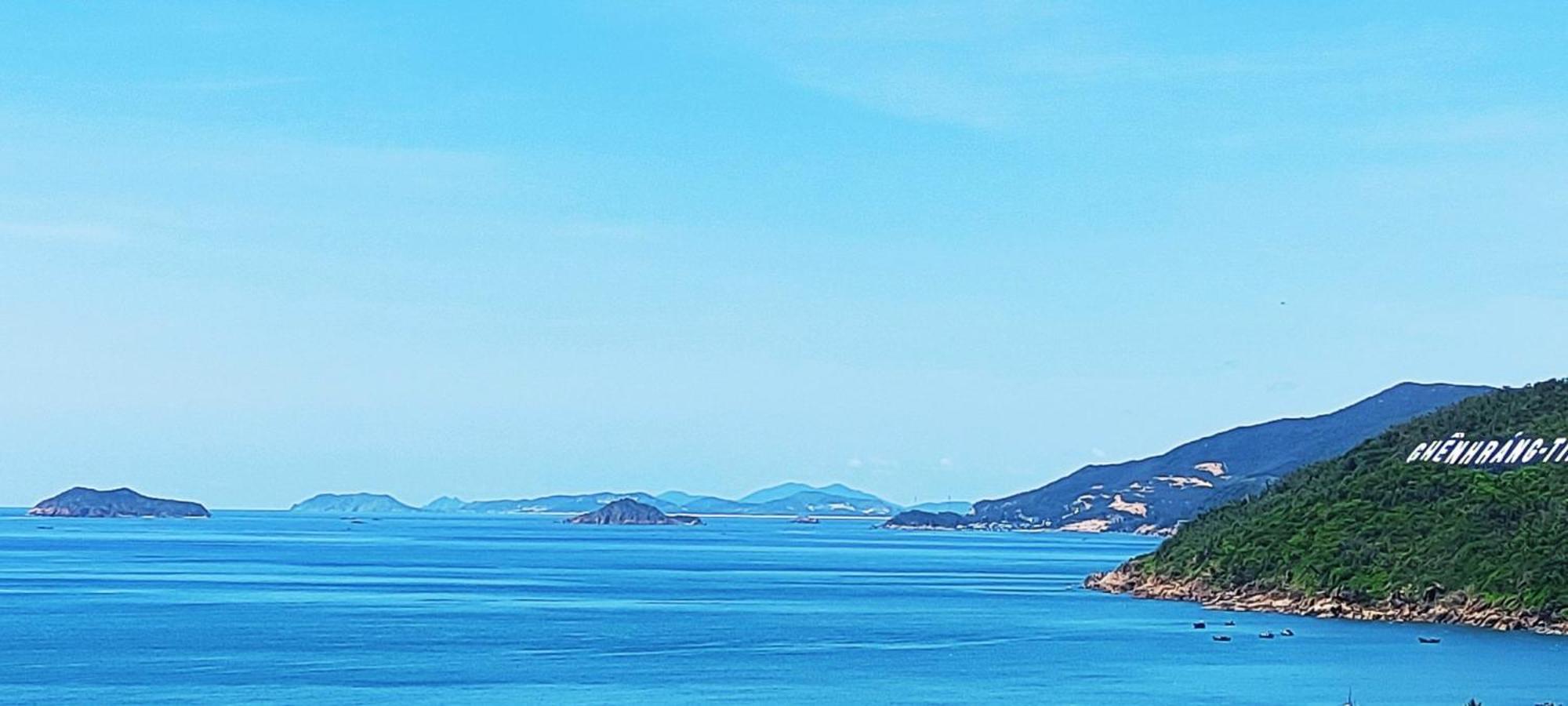 Flc Sea Tower Quy Nhon Ban Cong, Bon Tam, Ho Boi Co Phi, Sat Bien Luaran gambar