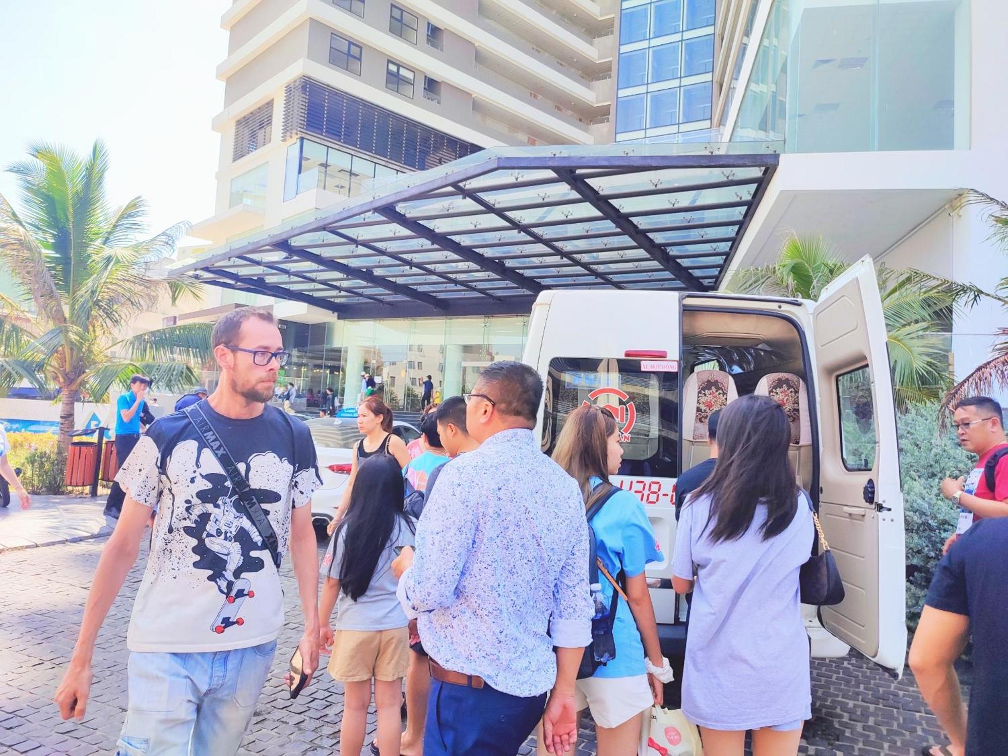 Flc Sea Tower Quy Nhon Ban Cong, Bon Tam, Ho Boi Co Phi, Sat Bien Luaran gambar